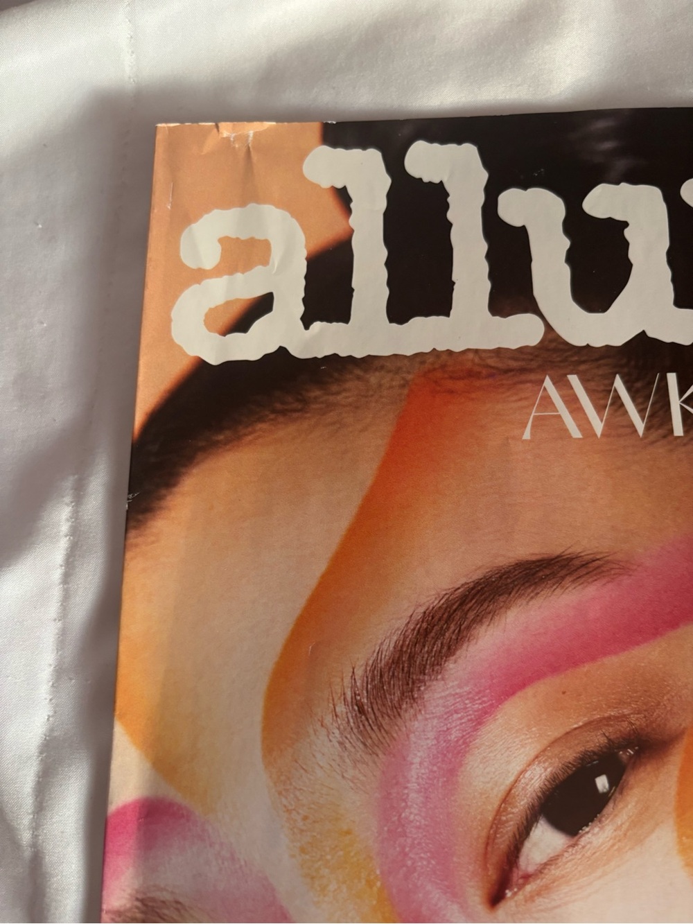 Rare Allure Magazine Bundle (2) - 2021 Awkwafina & 2020 Kesewa Aboah Back Issues - Picture 6 of 15